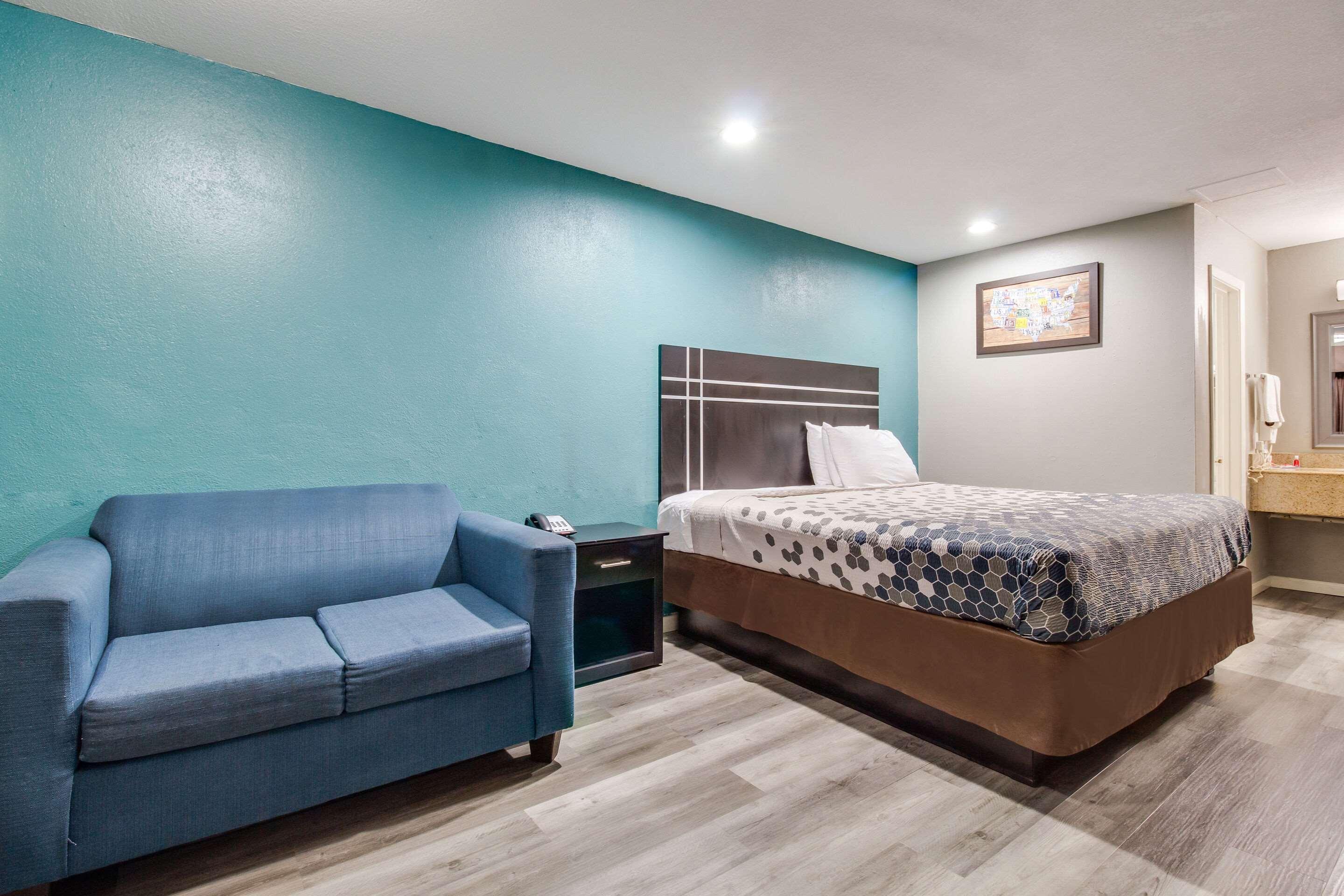 Econo Lodge Houston Brookhollow Exterior photo