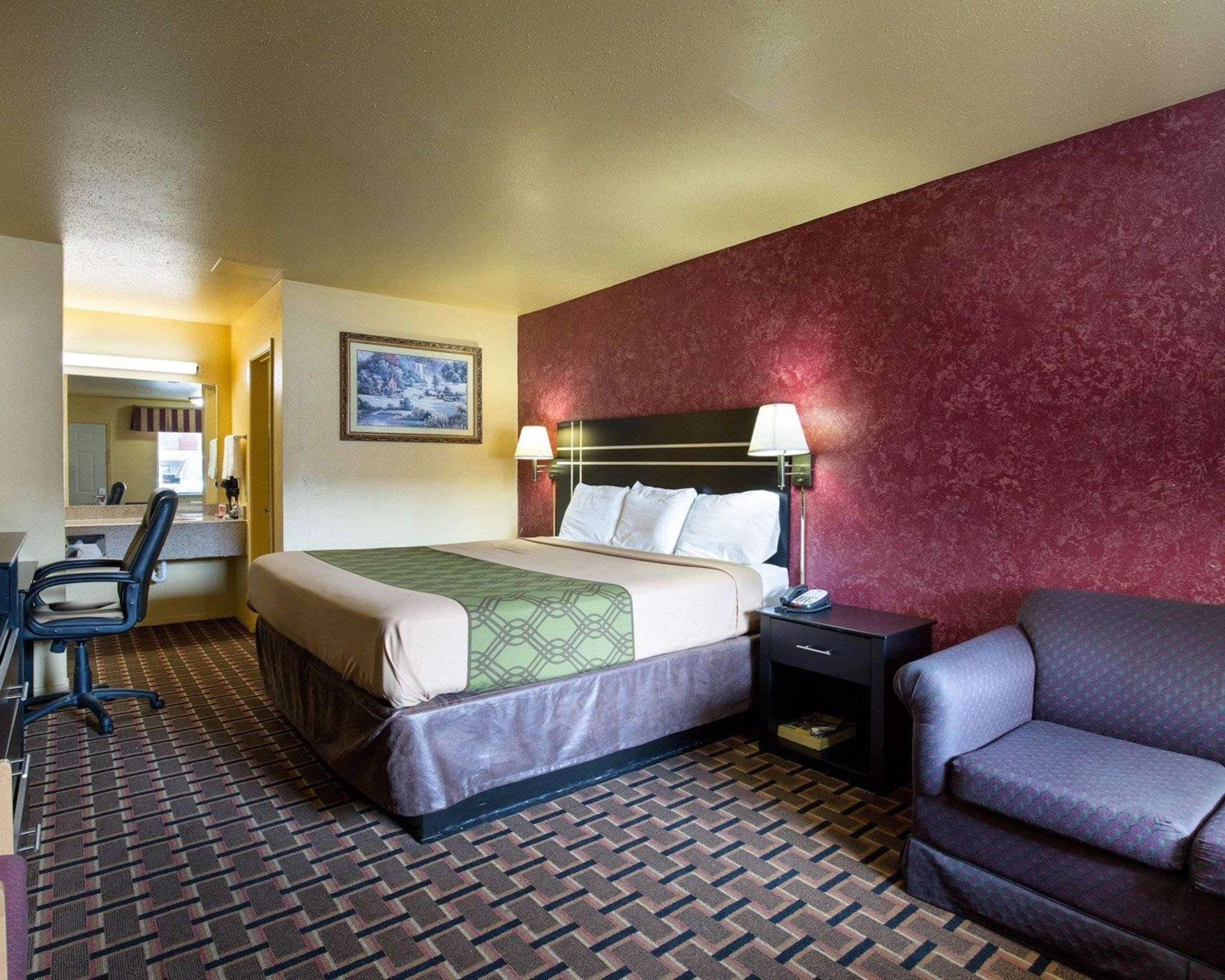 Econo Lodge Houston Brookhollow Exterior photo
